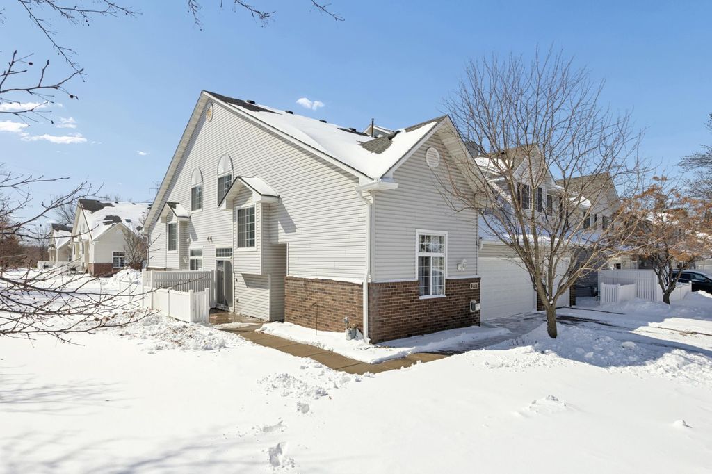 Photo of 2711 Mallard Drive, Woodbury, MN 55125 (MLS # 7037422)