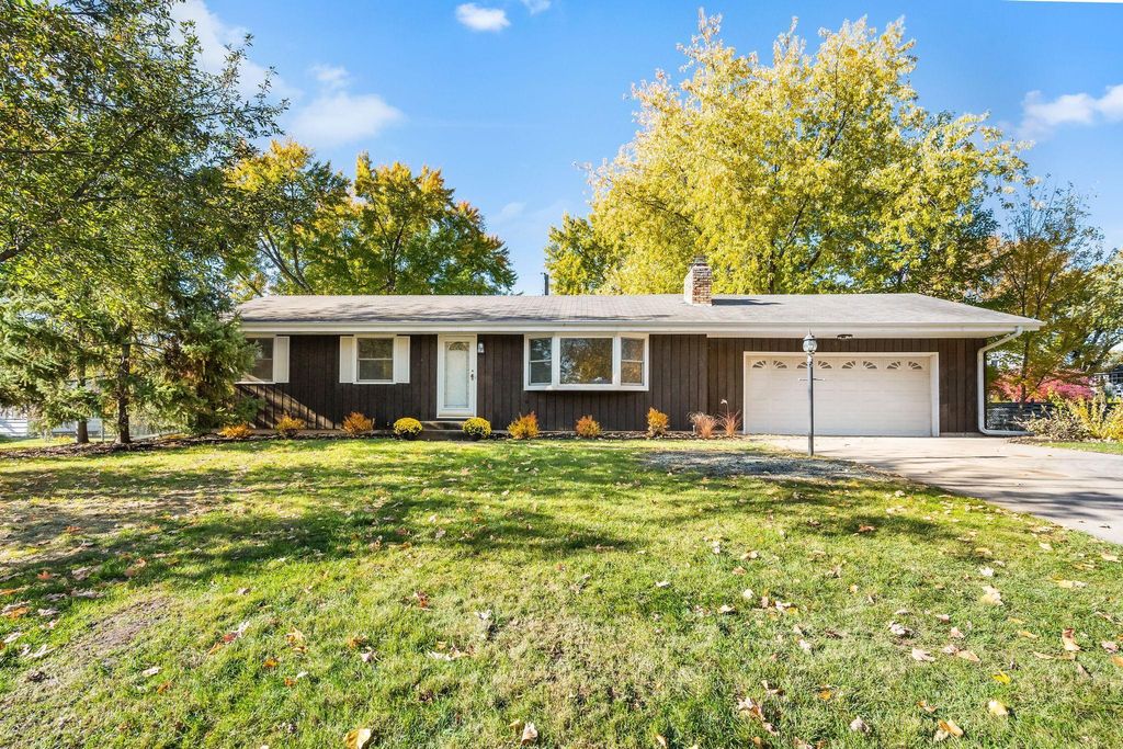 Photo of 10016 Irwin Road, Bloomington, MN 55437 (MLS # 7010246)