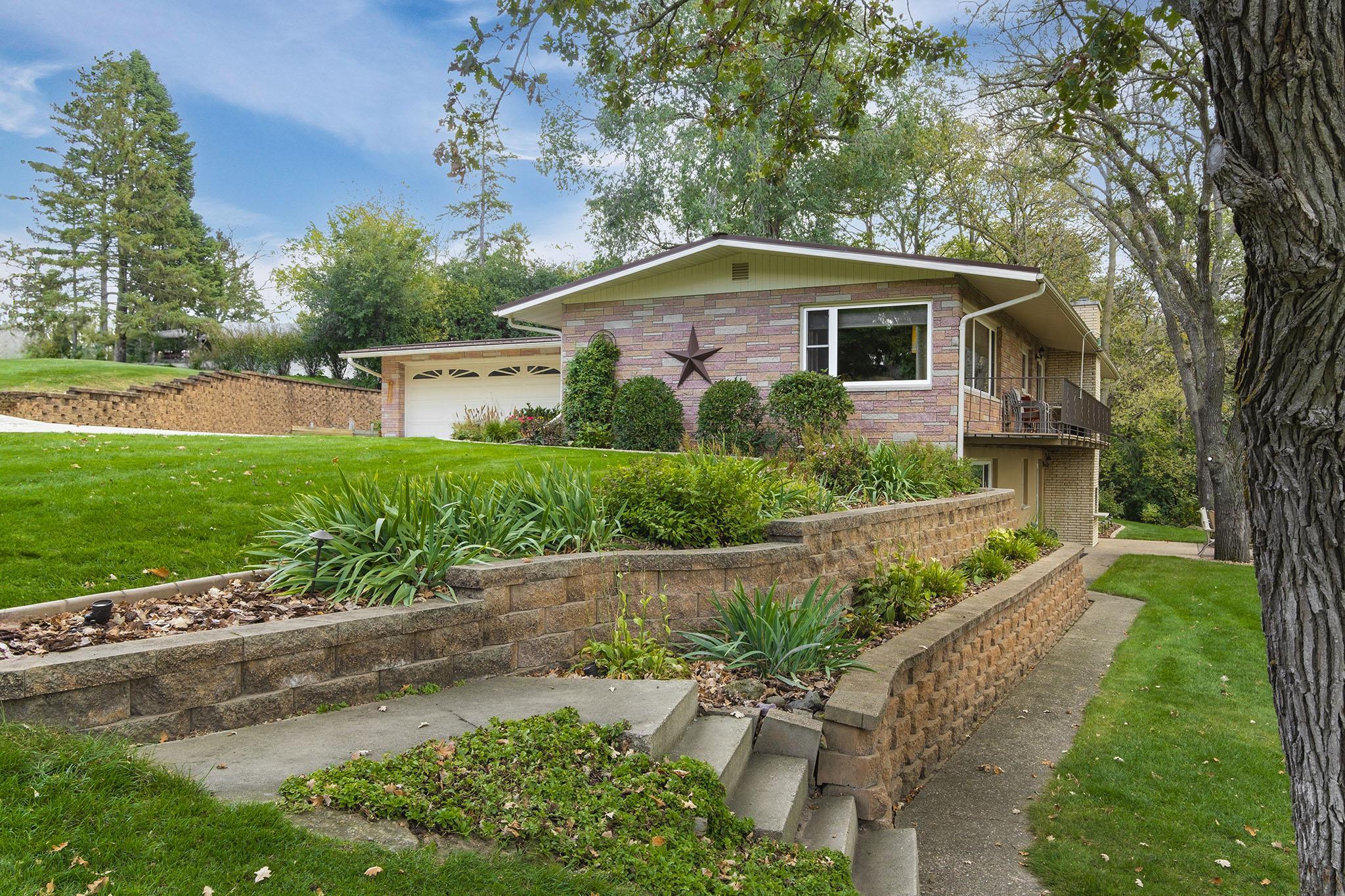 1800 Hiawatha Court NE