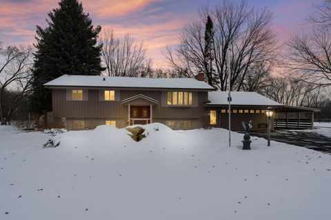 663 91st Avenue NE Blaine MN 55434