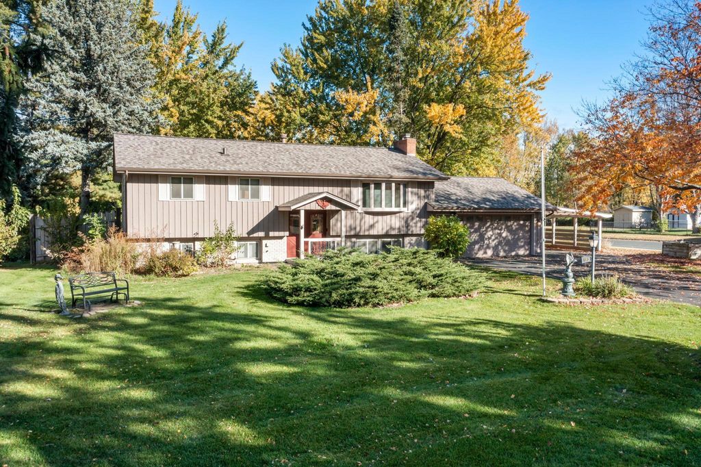 Photo of 663 91st Avenue NE, Blaine, MN 55434 (MLS # 7004396)