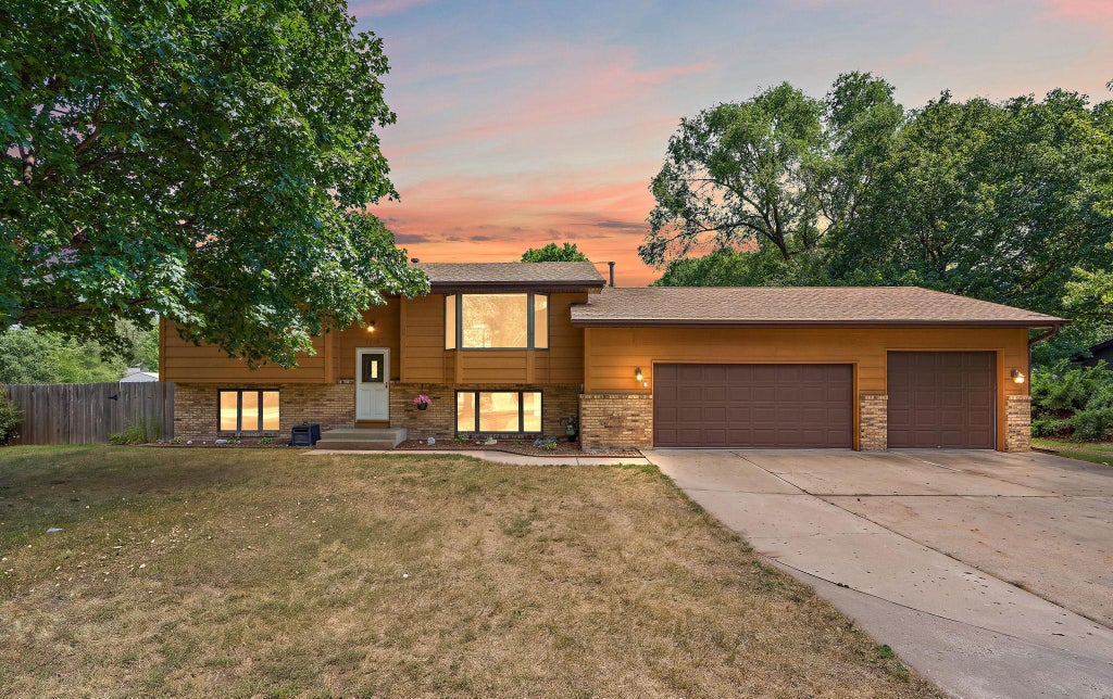 Photo of 7716 Humboldt Avenue N, Brooklyn Park, MN 55444 (MLS # 7128215)