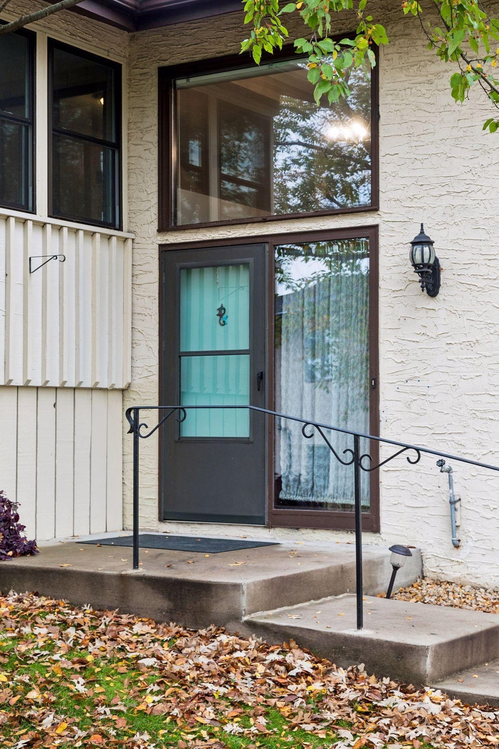 Photo of 2032 Charlton Ridge, West Saint Paul, MN 55118 (MLS # 7153735)
