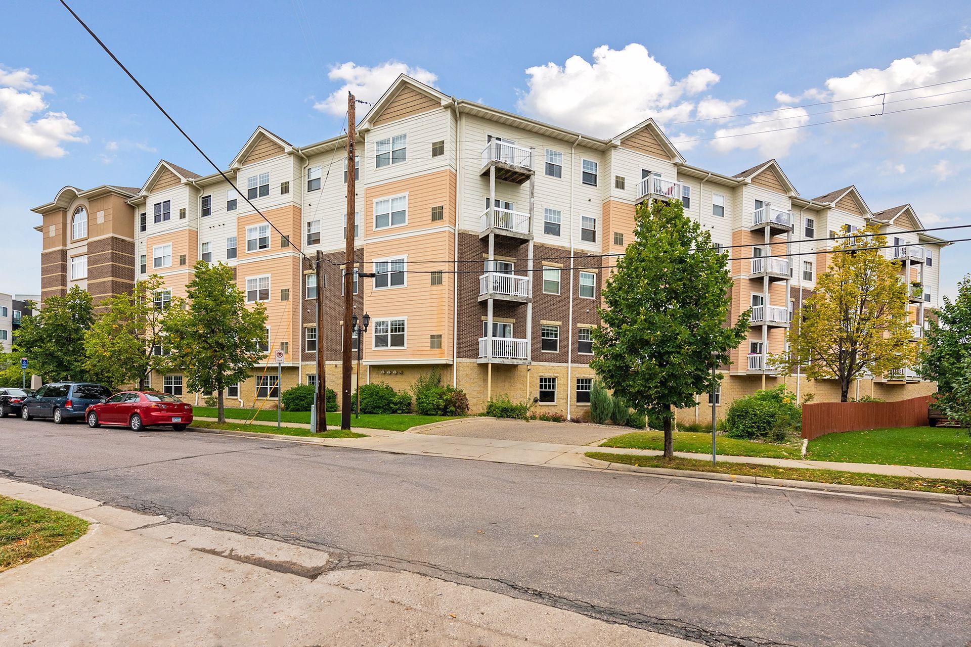 4824 E 53rd Street 411