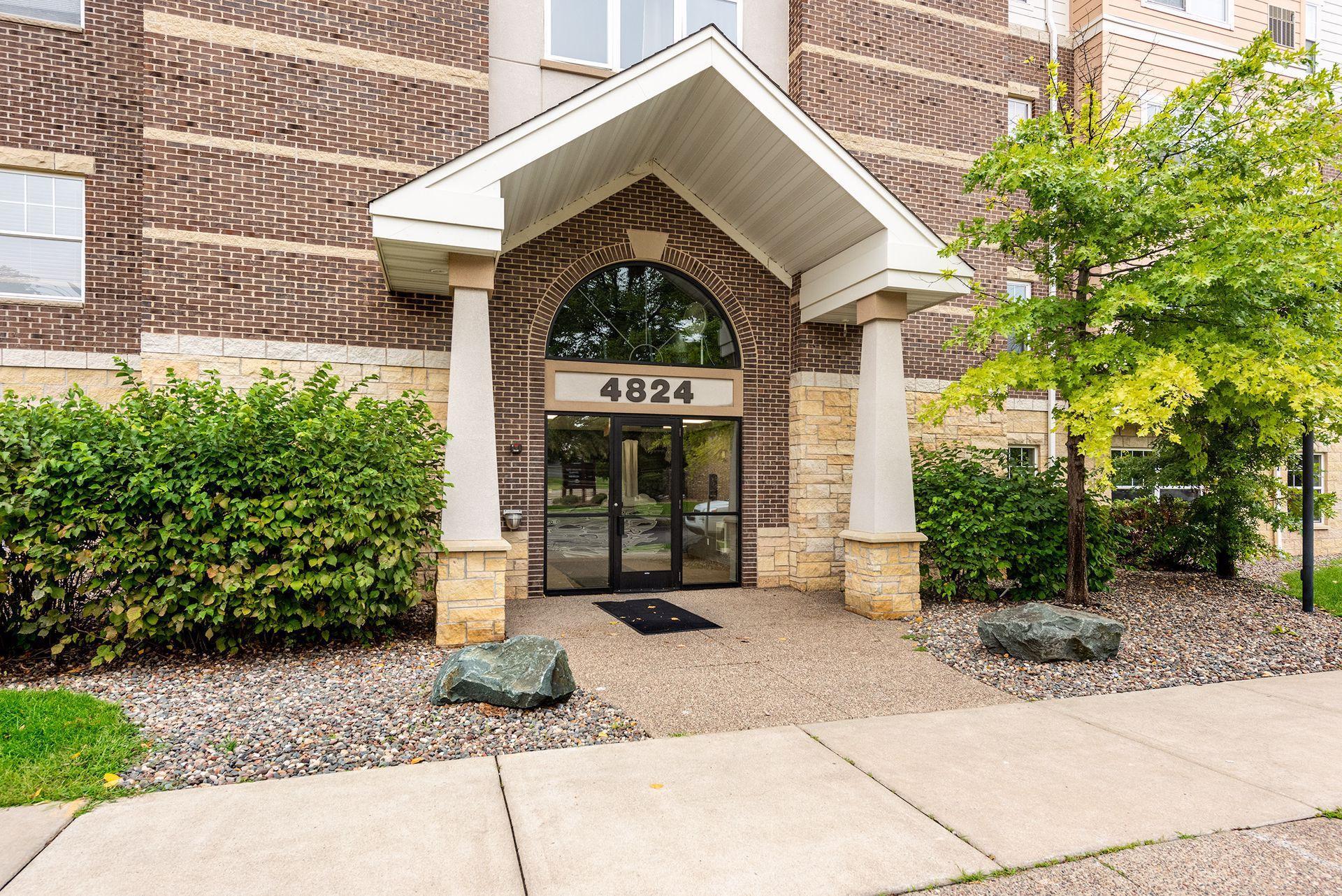 4824 E 53rd Street 411