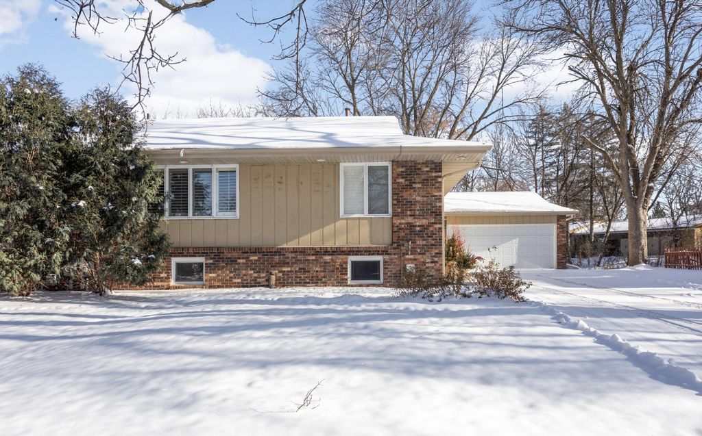 Photo of 5315 Malibu Drive, Edina, MN 55436 (MLS # 6823566)