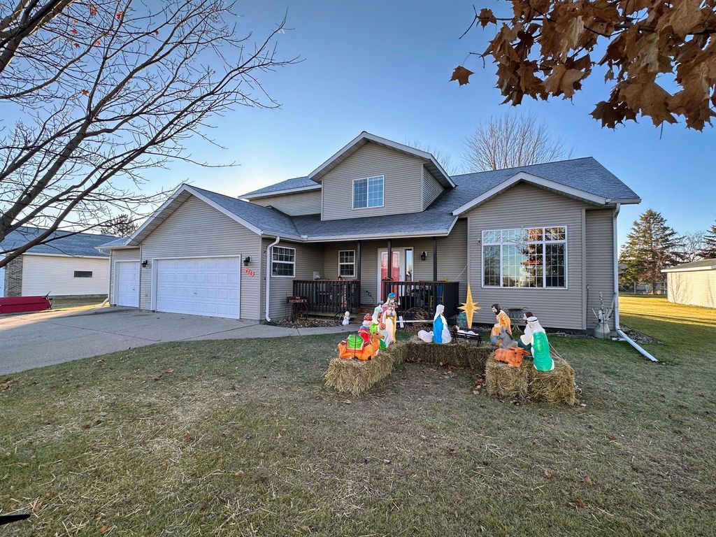 Photo of 420 7th Street NE, Perham, MN 56573 (MLS # 7001308)