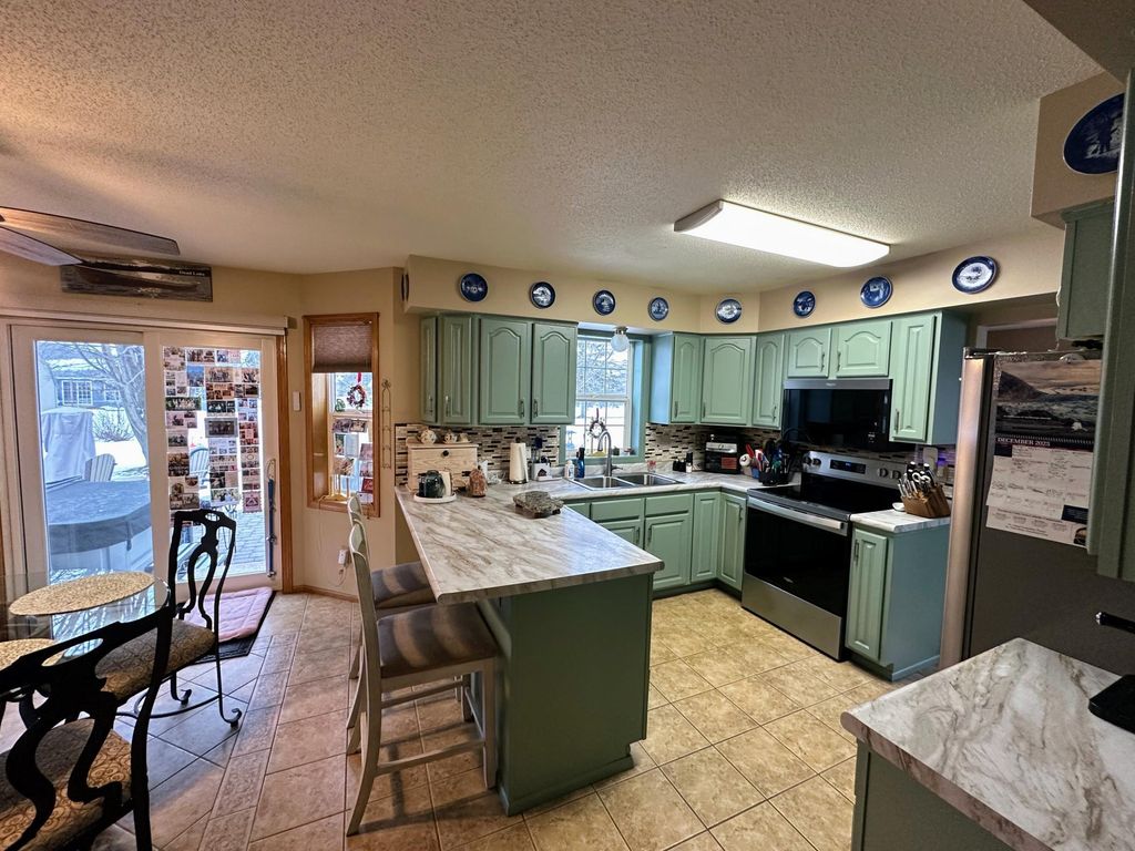 Photo of 420 7th Street NE, Perham, MN 56573 (MLS # 7001308)