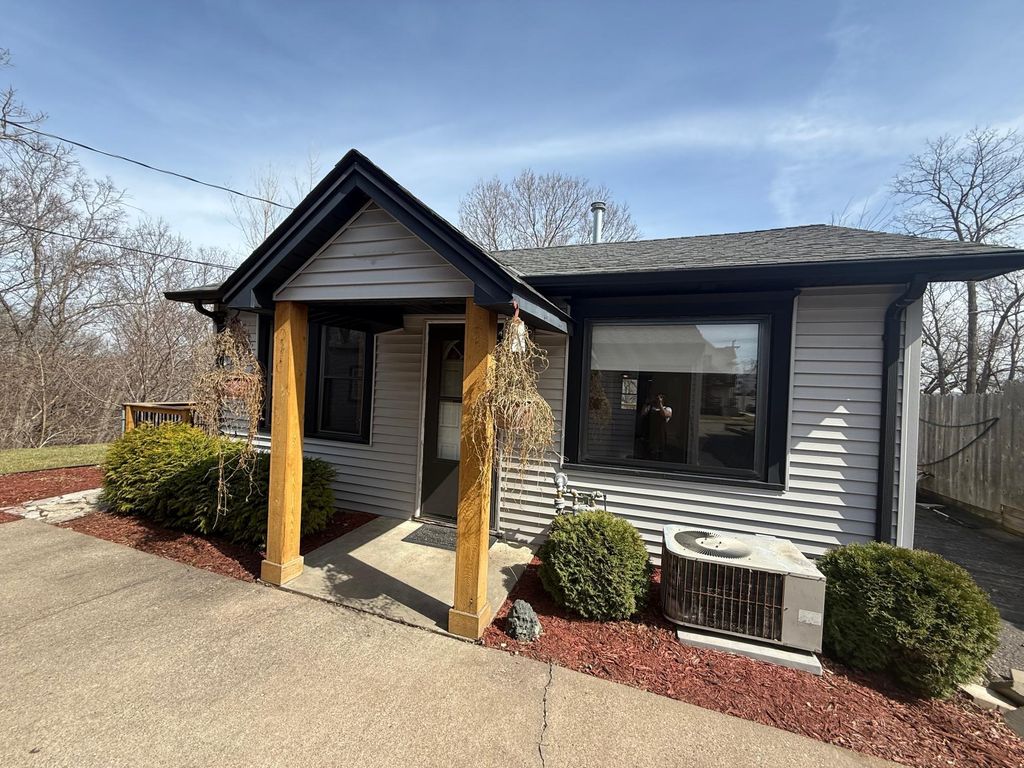 Photo of 357 1st Avenue S, South Saint Paul, MN 55075 (MLS # 7048369)