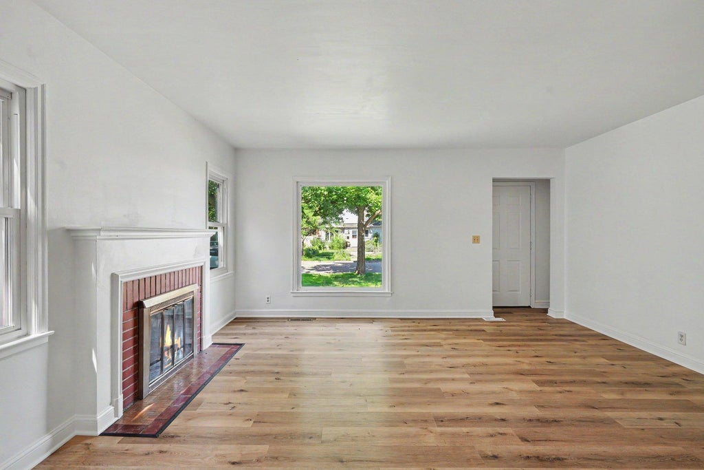 Photo of 3830 Zenith Avenue N, Robbinsdale, MN 55422 (MLS # 7105451)