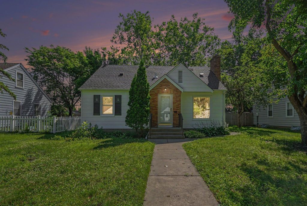 Photo of 3830 Zenith Avenue N, Robbinsdale, MN 55422 (MLS # 7105451)