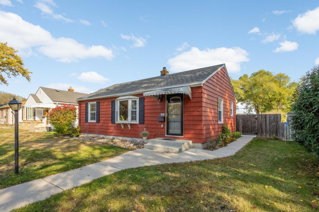 Photo of 6813 Vincent Avenue S, Richfield, MN 55423 (MLS # 7162830)