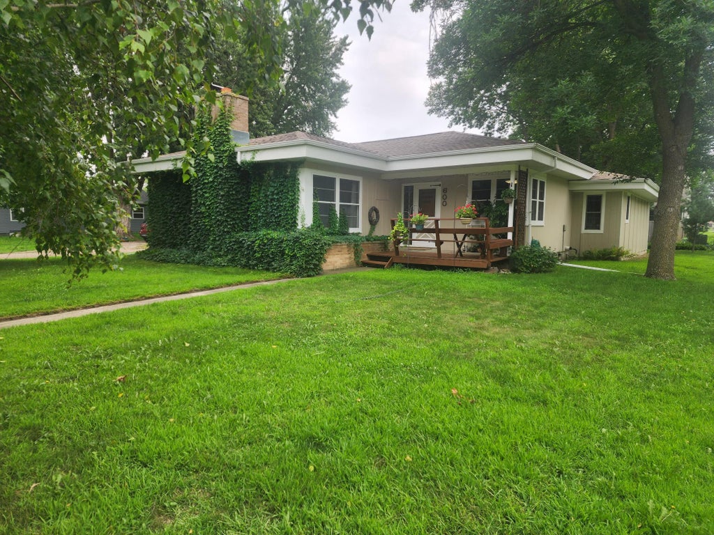 Photo of 600 W Middle Street, Redwood Falls, MN 56283 (MLS # 7127041)
