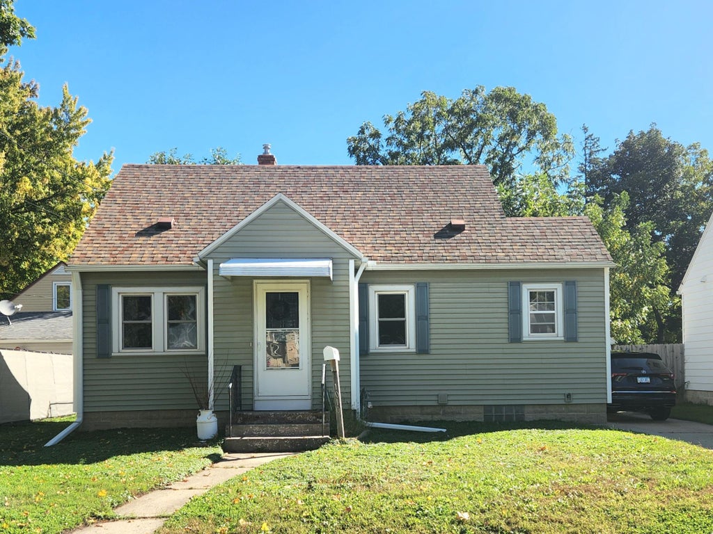 Photo of 1010 3rd Avenue SE, Rochester, MN 55904 (MLS # 7154469)