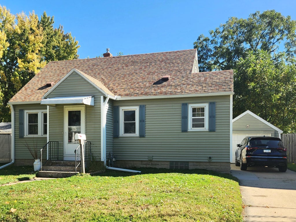 Photo of 1010 3rd Avenue SE, Rochester, MN 55904 (MLS # 7154469)