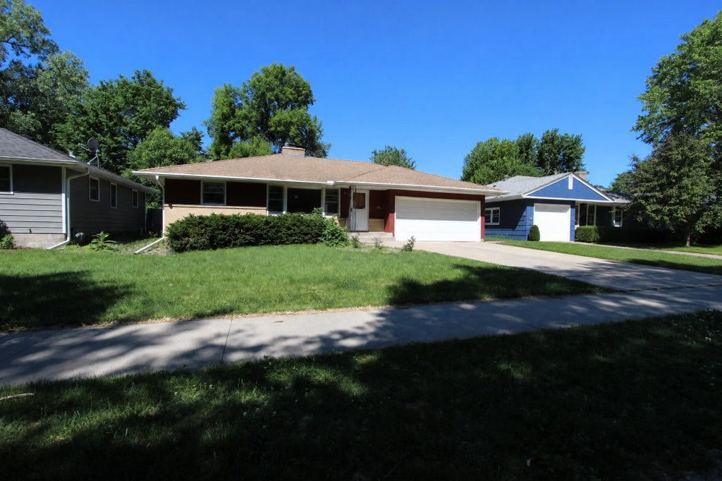 Photo of 2742 Xenwood Avenue S, Saint Louis Park, MN 55416 (MLS # 7082548)