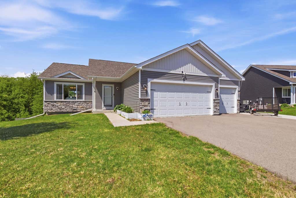 Photo of 917 Mulberry Avenue NE, Montgomery, MN 56069 (MLS # 7092604)
