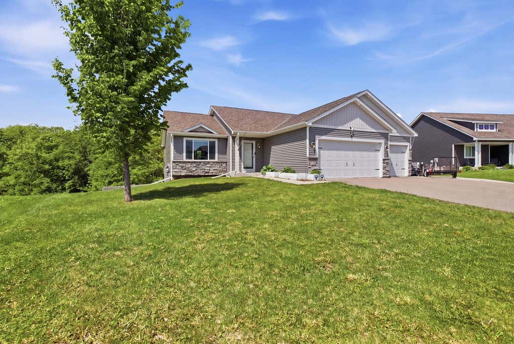 Photo of 917 Mulberry Avenue NE, Montgomery, MN 56069 (MLS # 7092604)