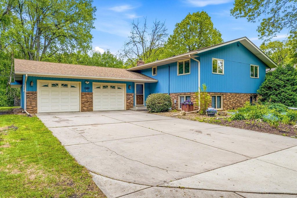 Photo of 3380 Dunlap Street N, Arden Hills, MN 55112 (MLS # 7075624)