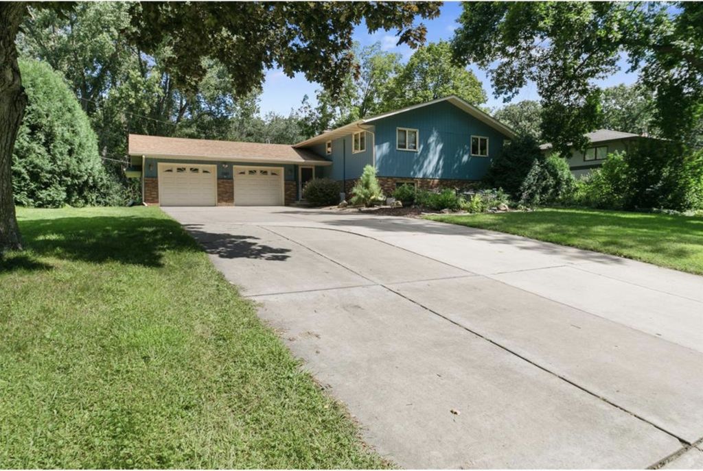 Photo of 3380 Dunlap Street N, Arden Hills, MN 55112 (MLS # 7075624)