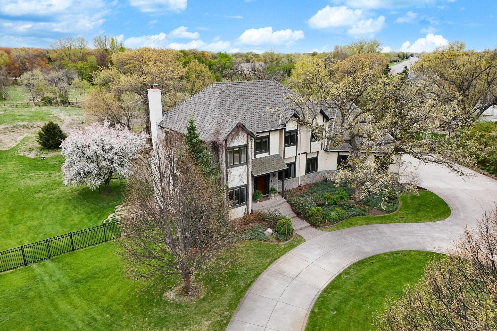 2660 Deer Ridge NE