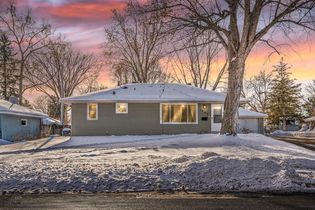 Photo of 5007 65th Avenue N, Brooklyn Center, MN 55429 (MLS # 7000037)