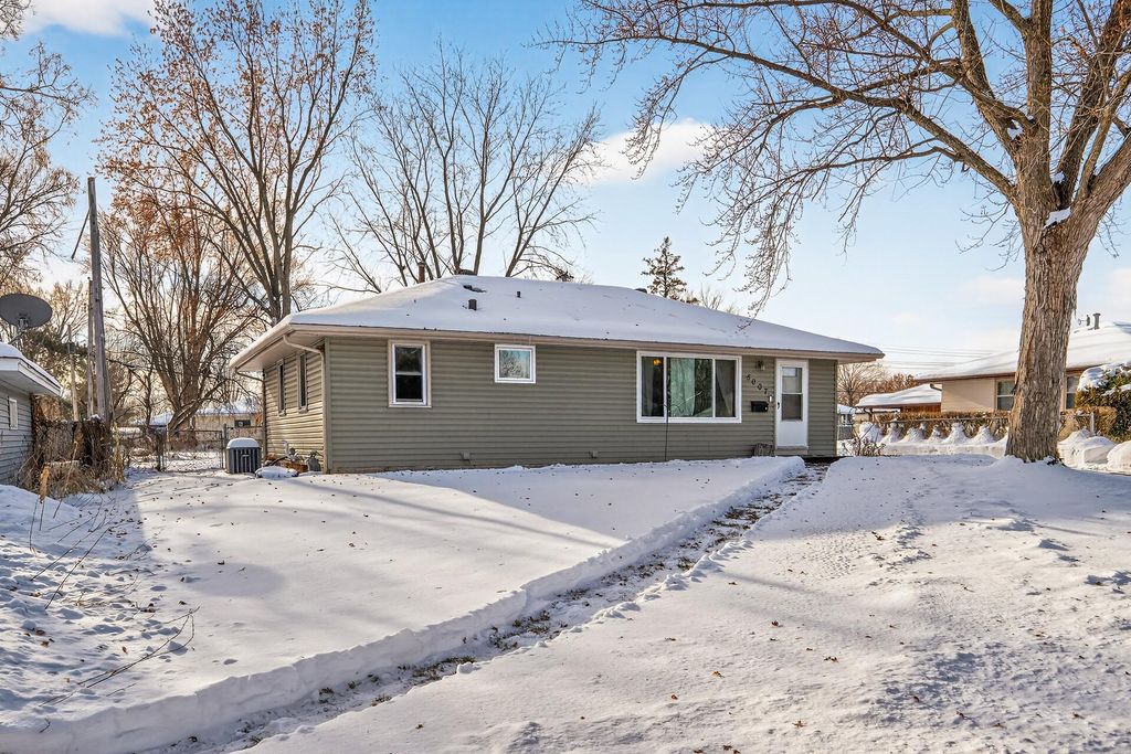 Photo of 5007 65th Avenue N, Brooklyn Center, MN 55429 (MLS # 7000037)