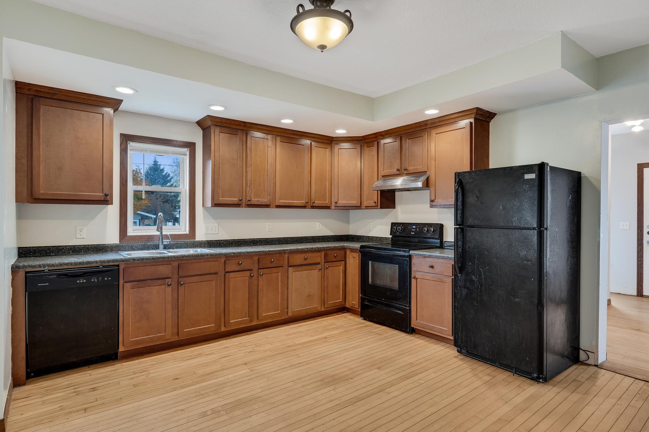 1178 W Broadway Street