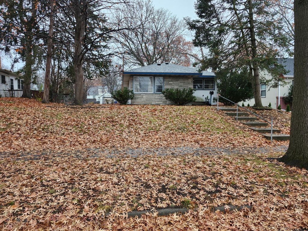 Photo of 1746 Nevada Avenue E, Saint Paul, MN 55106 (MLS # 6824345)
