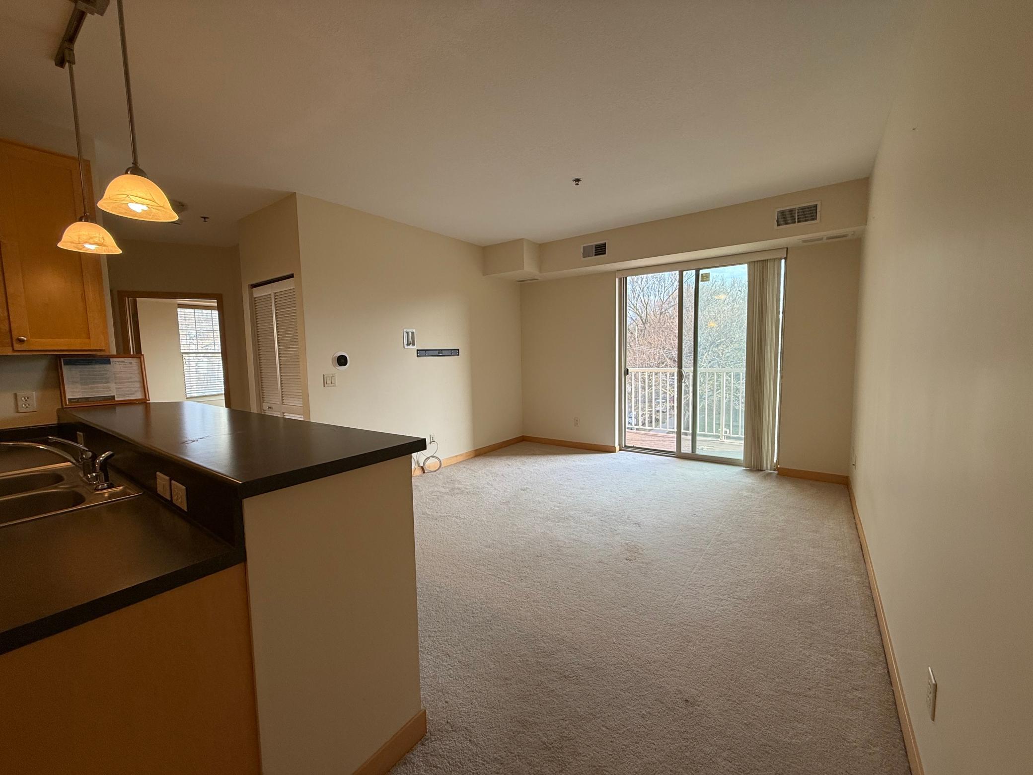 2900 University Avenue SE 402