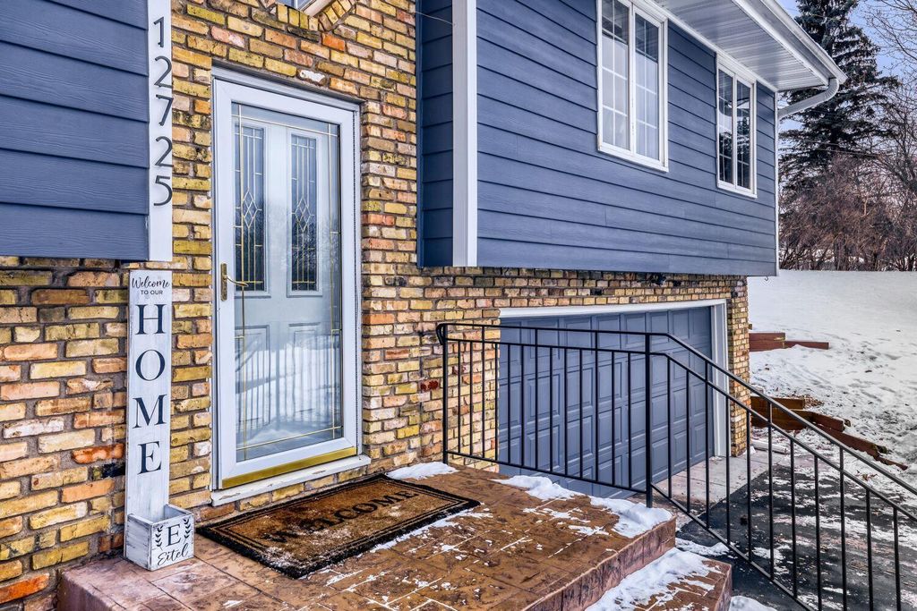 Photo of 12725 11th Avenue N, Plymouth, MN 55441 (MLS # 7016763)