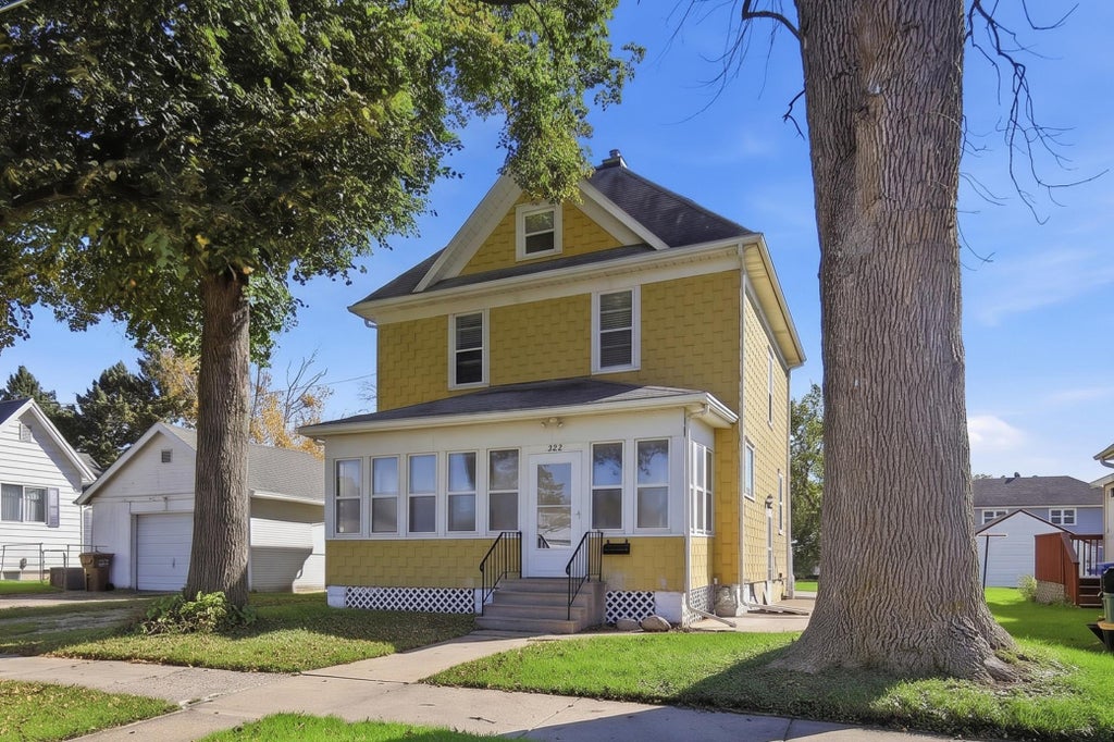 Photo of 808 6th Avenue NE, Austin, MN 55912 (MLS # 7153110)