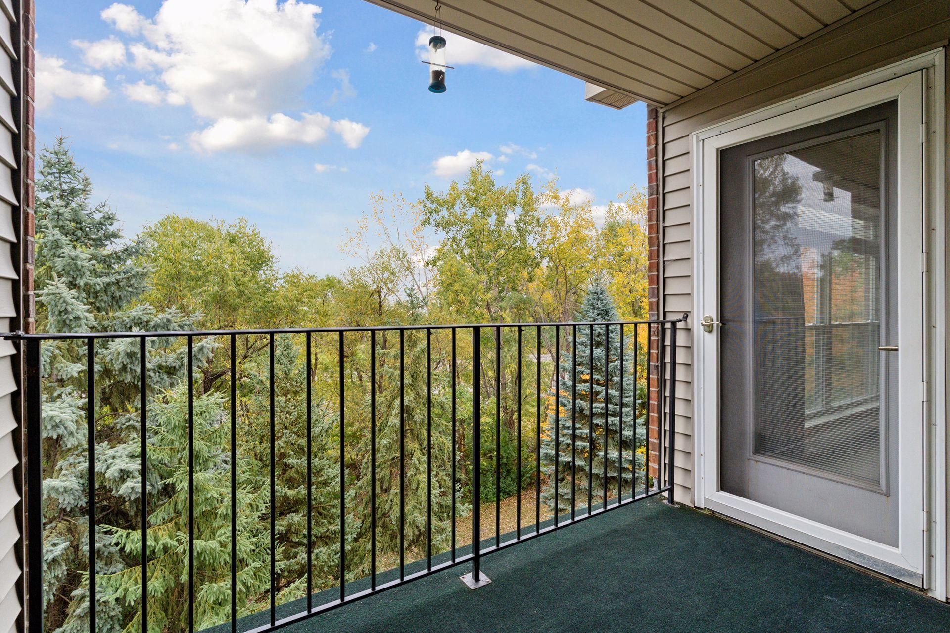2496 County Road C2 W 303