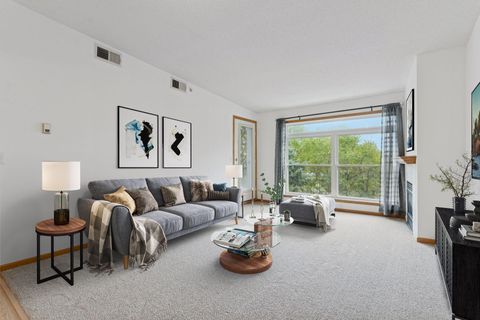 2496 County Road C2 W 303 Roseville MN 55113