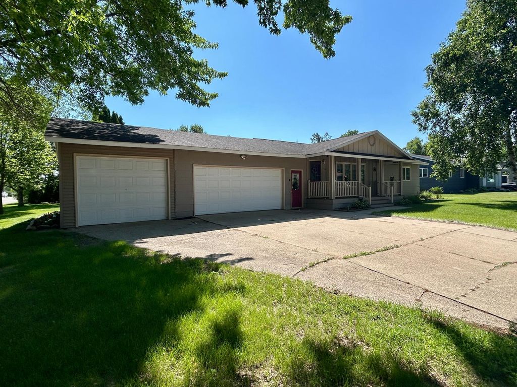 Photo of 1006 10th Street SW, Wadena, MN 56482 (MLS # 6677672)