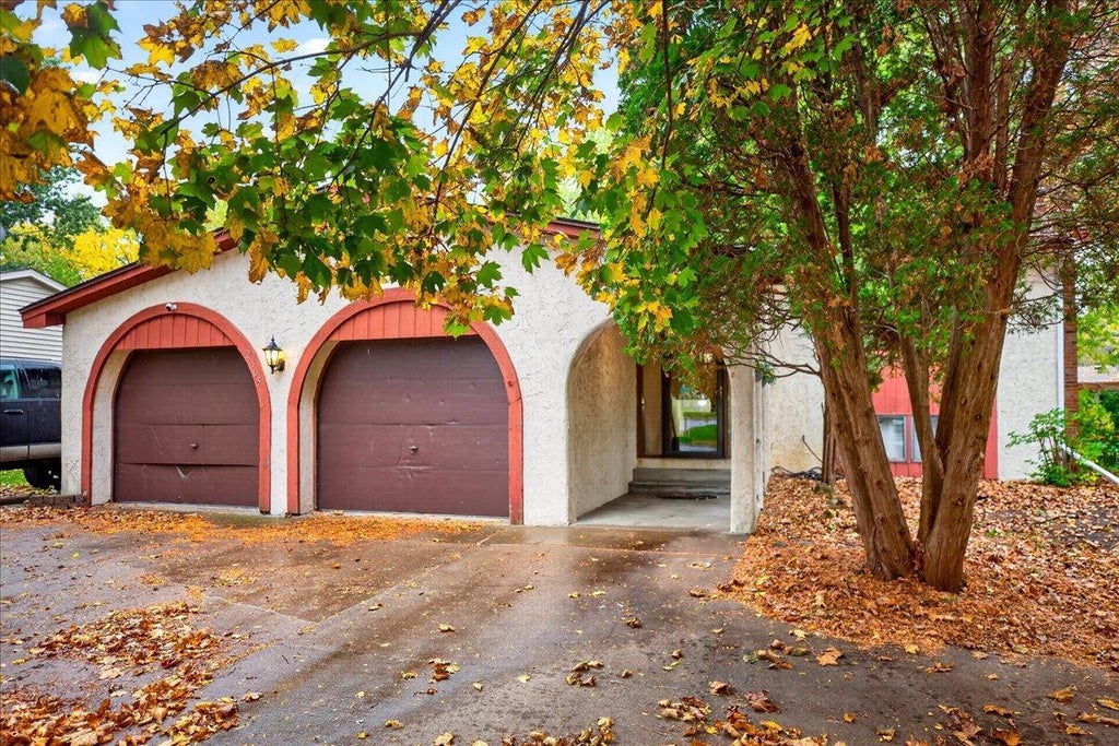 Photo of 2305 E 115th Street, Burnsville, MN 55337 (MLS # 7165599)