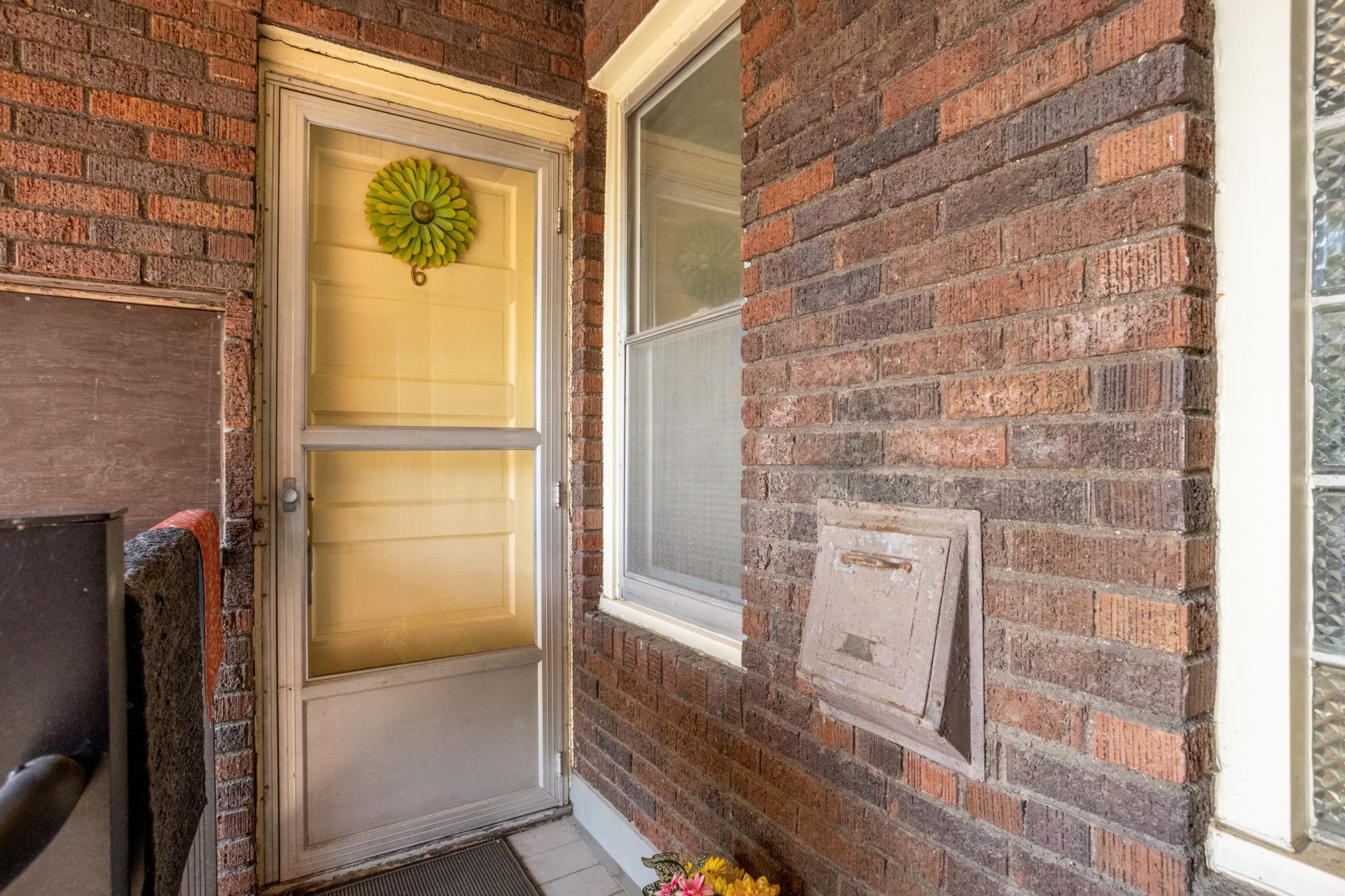 127 Lexington Parkway S 6