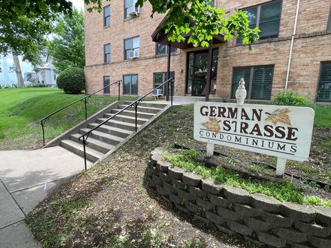 Photo of 323 N German Street #2B, New Ulm, MN 56073 (MLS # 7086556)