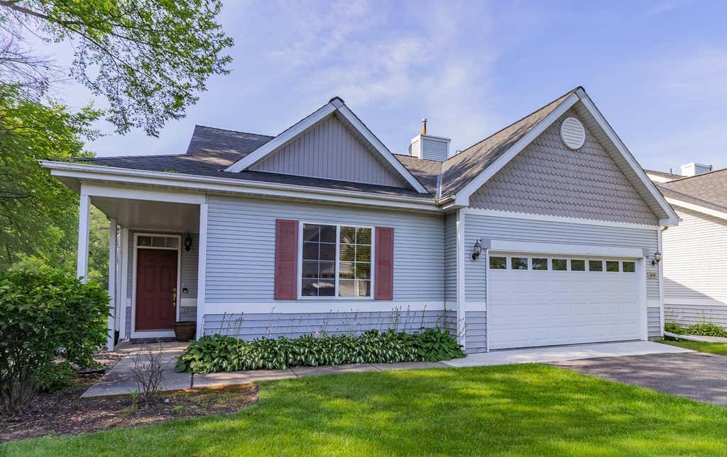 Photo of 1898 Christensen Avenue, West Saint Paul, MN 55118 (MLS # 7099568)