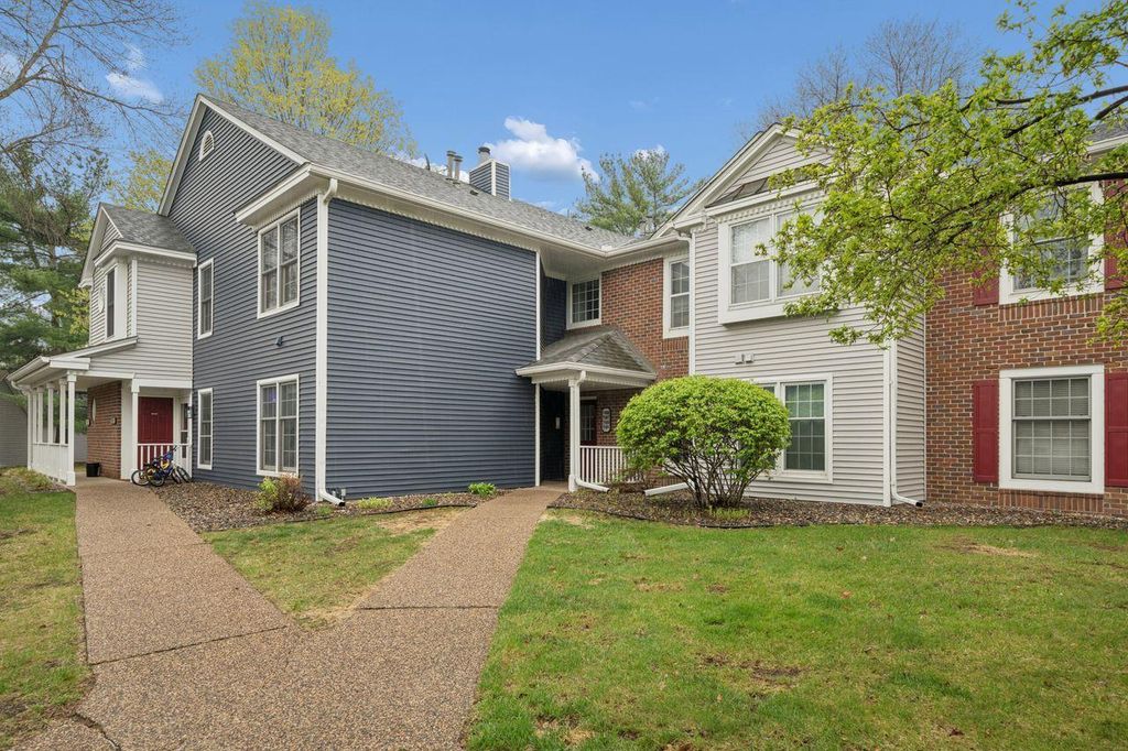 Photo of 7455 W 110th Street, Bloomington, MN 55438 (MLS # 7016288)