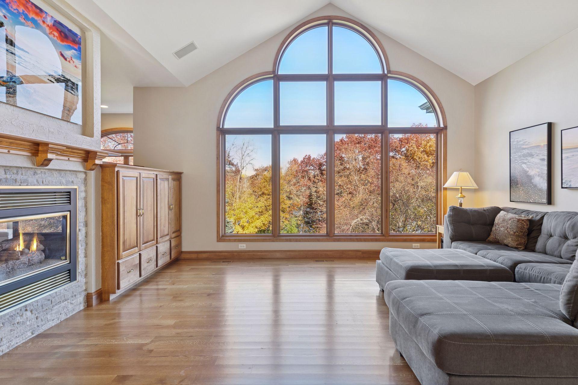 1095 Scarborough Lane