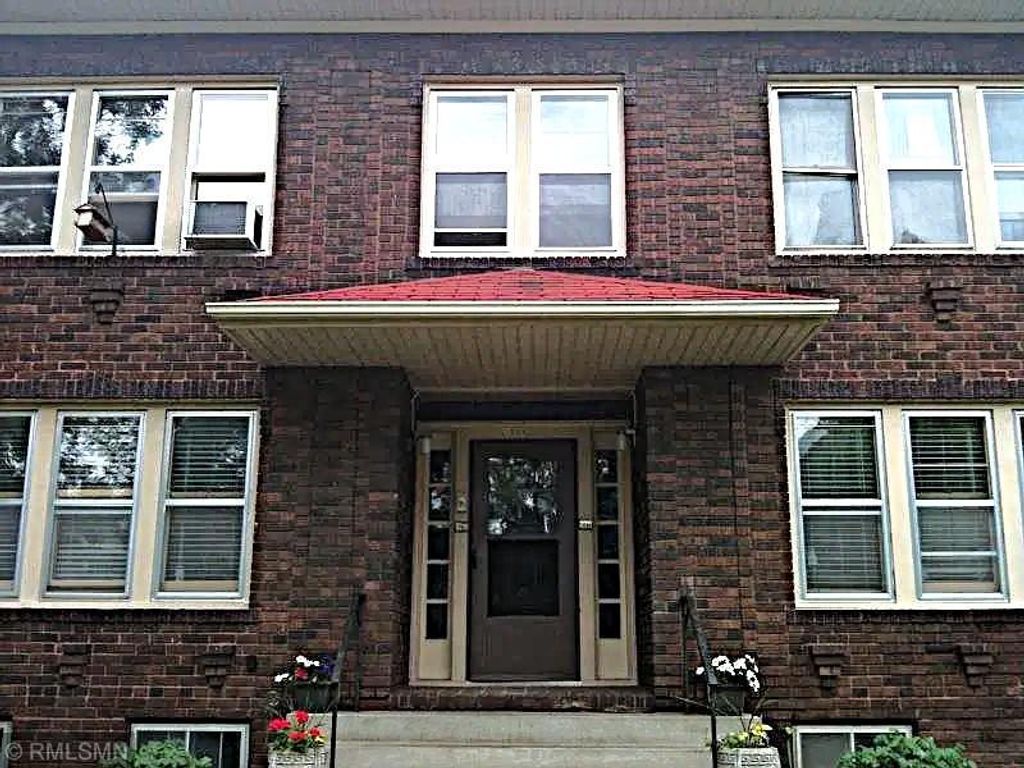 Photo of 1088 Dayton Avenue #1, Saint Paul, MN 55104 (MLS # 7046617)