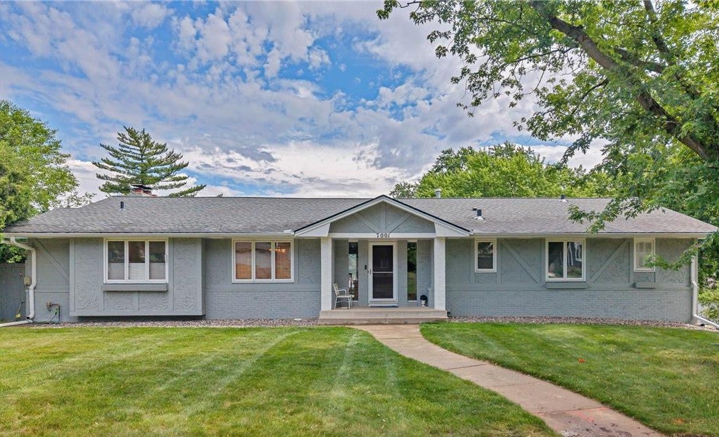 Photo of 7001 Lanham Lane, Edina, MN 55439 (MLS # 7136261)