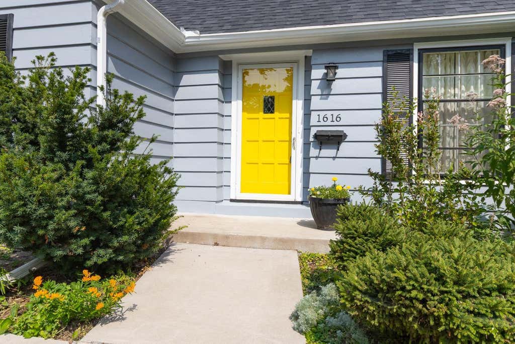 Photo of 1616 Alameda Street, Saint Paul, MN 55117 (MLS # 7098991)