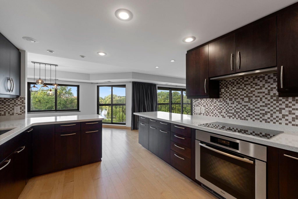 Photo of 2885 Knox Ave AVE S #502, Minneapolis, MN 55408 (MLS # 7119895)