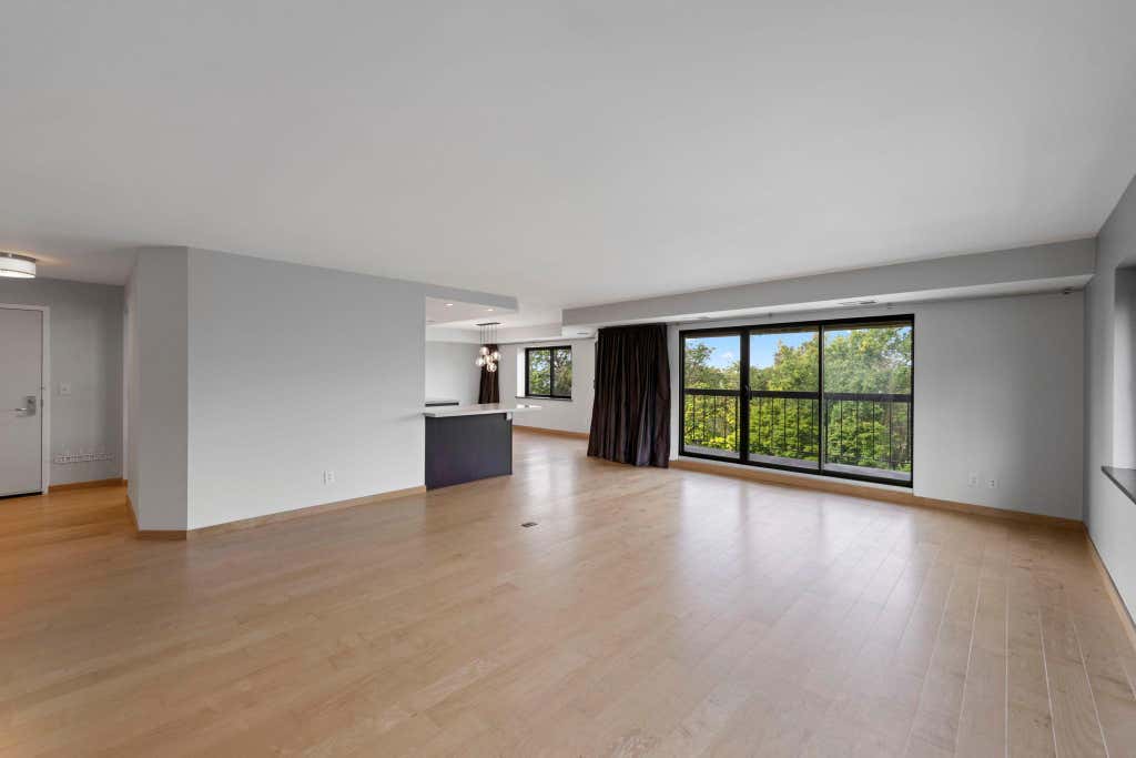 Photo of 2885 Knox Ave AVE S #502, Minneapolis, MN 55408 (MLS # 7119895)