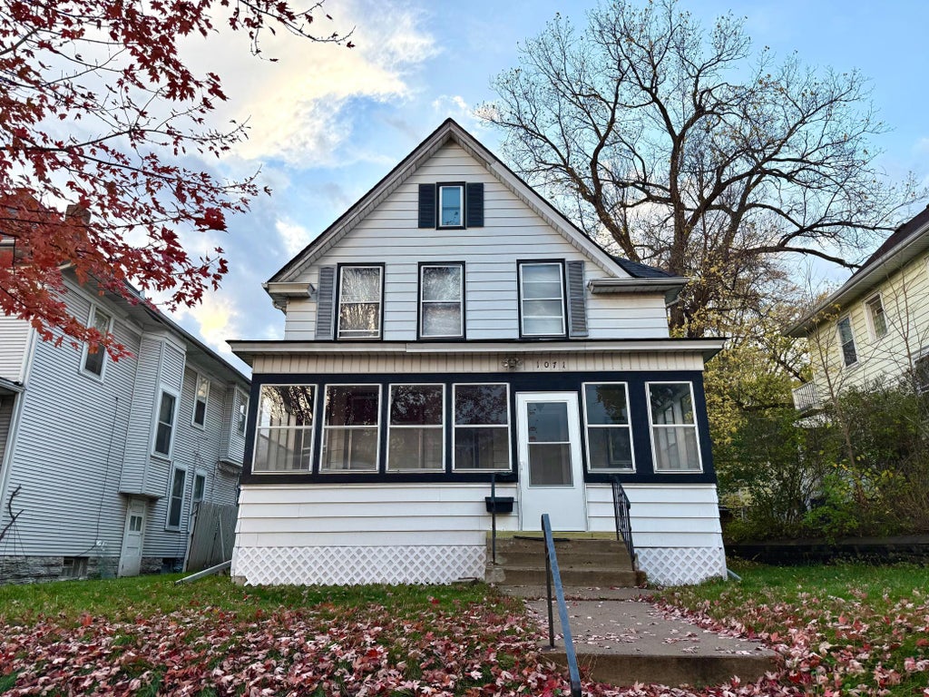 Photo of 1071 Edgerton Street, Saint Paul, MN 55130 (MLS # 7166905)