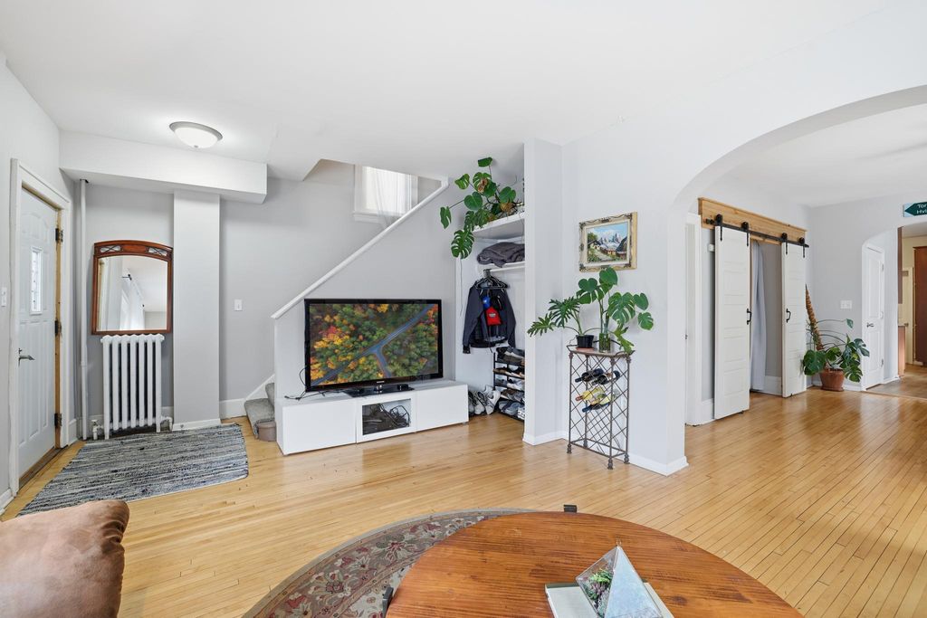 Photo of 649 Madison Street NE, Minneapolis, MN 55413 (MLS # 7006916)