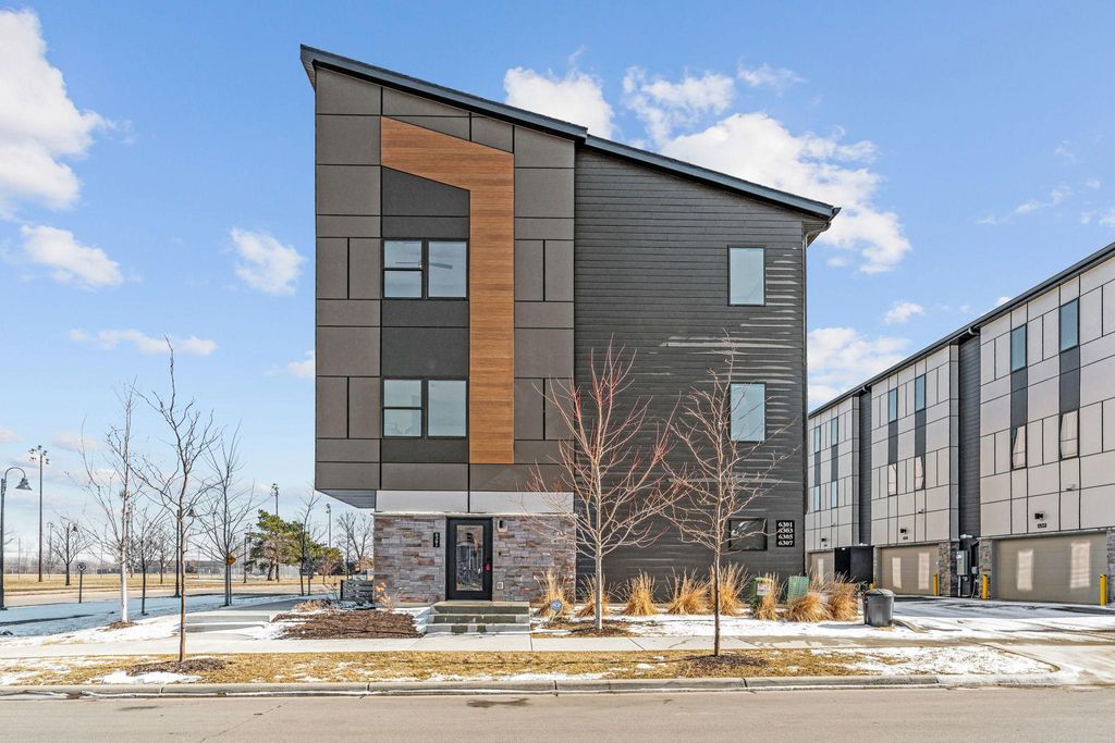 Photo of 6301 16th Avenue S, Richfield, MN 55423 (MLS # 7023834)