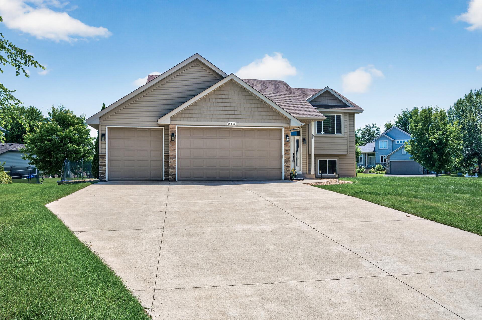 15347 Wintergreen Street NW - Photo 4